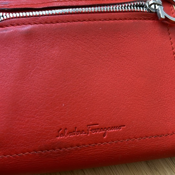Authentic Vintage leather Ferragamo wallet. Orange. - Picture 5 of 11